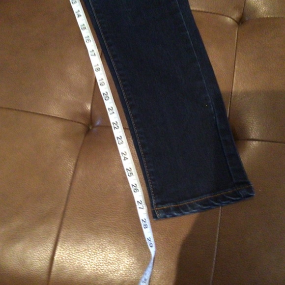 Levi’s skinny jeans, size 28; like new - Picture 4 of 5